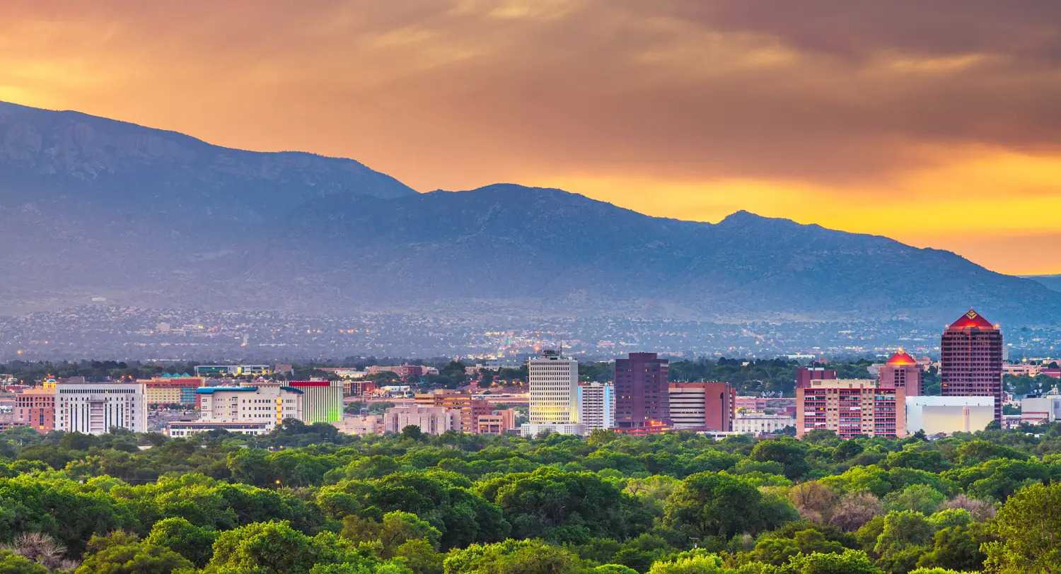 albuquerque city skyline with mountain in background